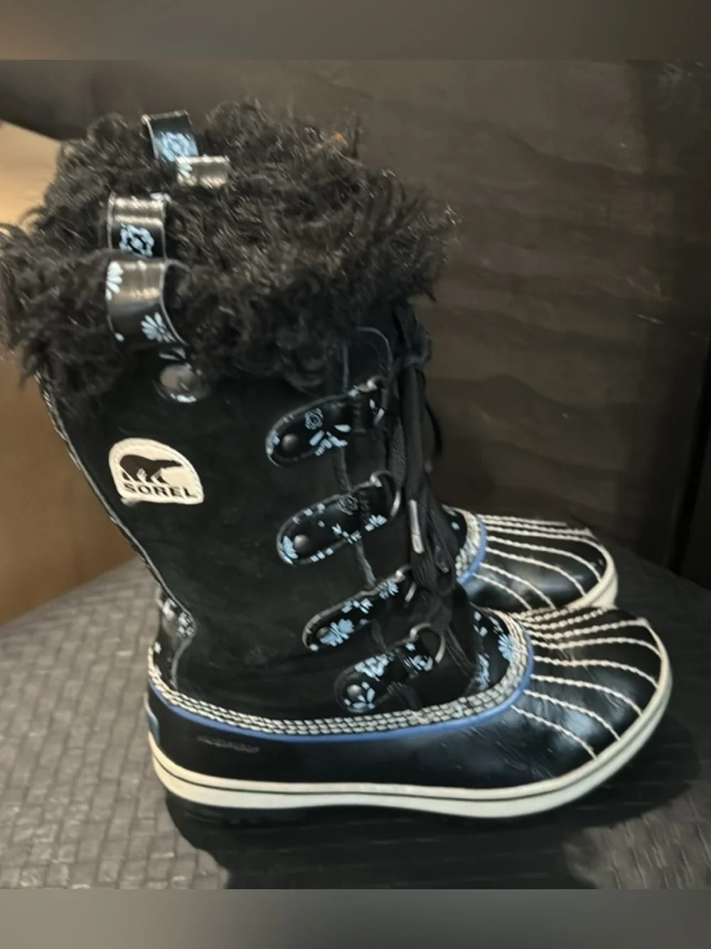 Authentic Sorel signature girls waterproof winter snow boots Sz 2 Euro 33